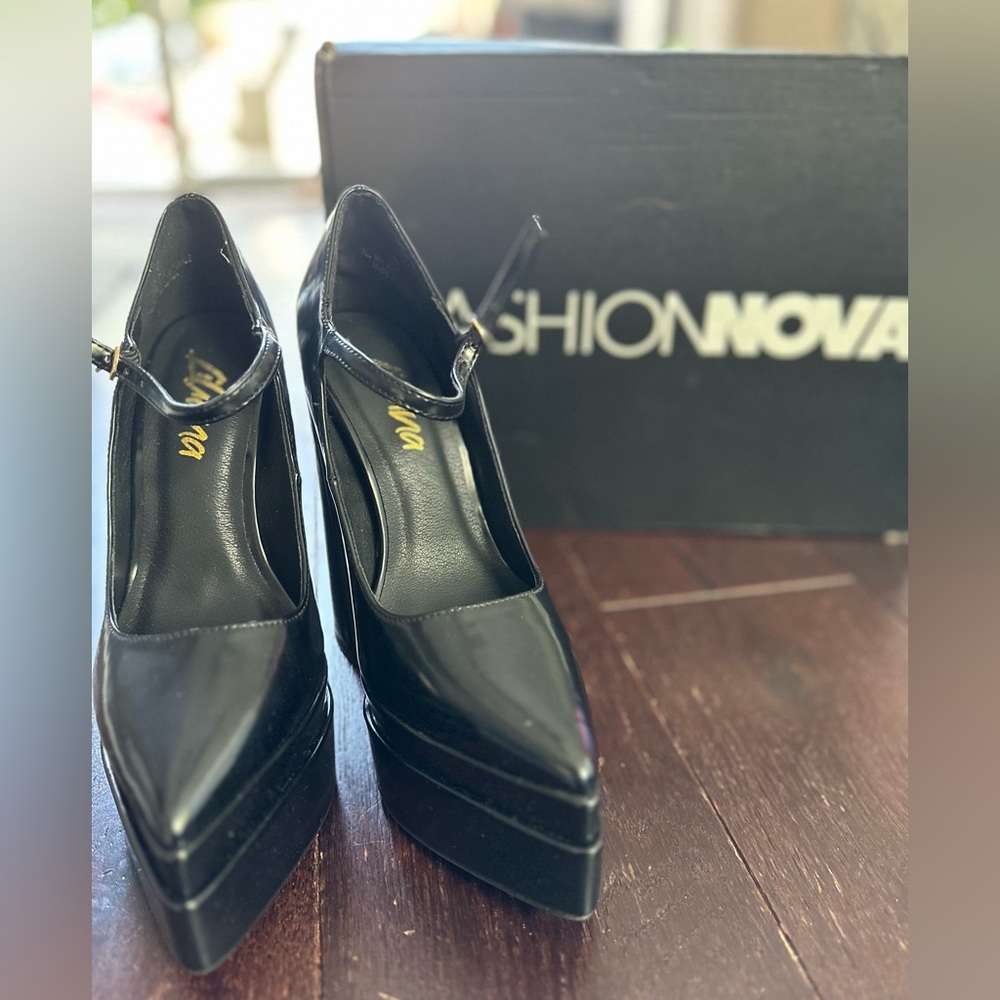 Fashion Nova Janey Platform Maryjane Pumps